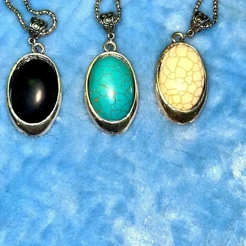 🆕 3 Pack Antique Oval Semiprecious Stone
Necklaces - Picture 2 of 4